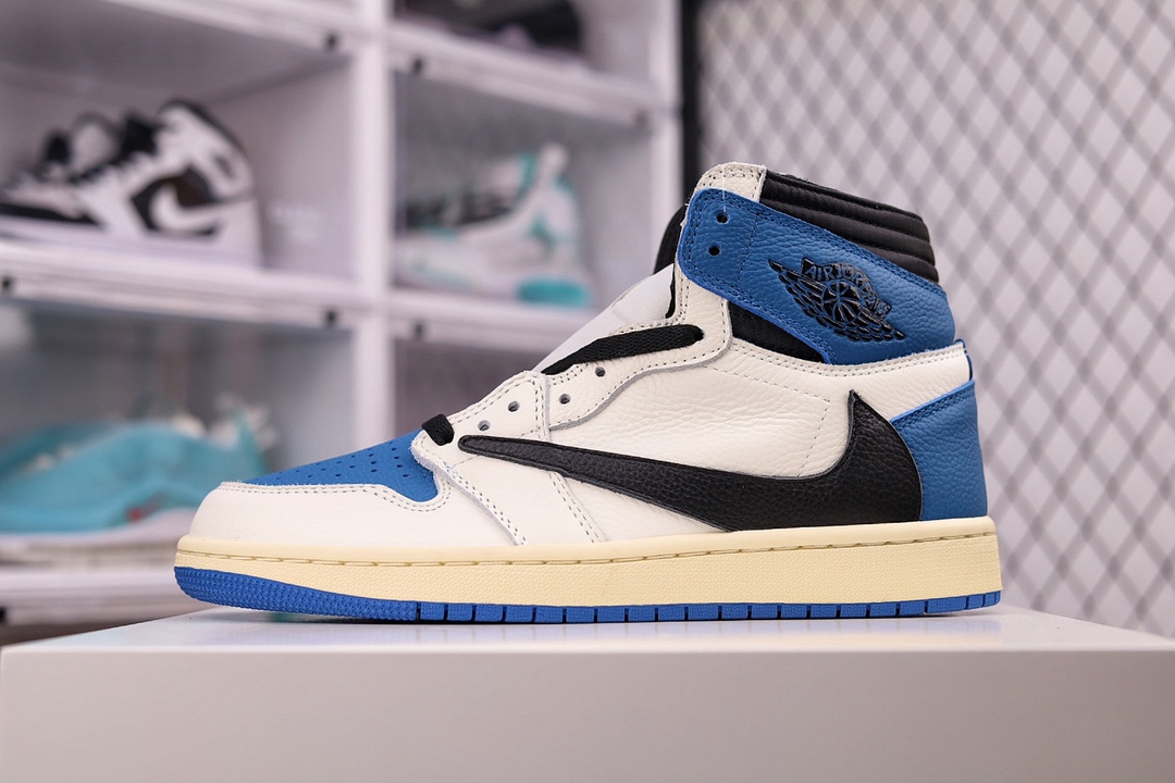 H0 Air Jordan 1 High OG 白兰倒钩 乔一AJ1 复古高帮文化篮球鞋 良心版本 专业乔丹大厂极限压缩利润空间 超呼所想的高 用料绝不含糊 上手即享受质感 工艺方面大到整体鞋型 漏斗收腰 底线拉帮 LOGO立体程度 小到针眼排布 载片对称 冲孔效果 鞋标规范 鞋垫背胶等等 无一不 是口碑收割 每双都是一个回头客