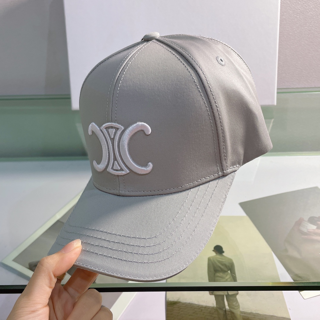 CELINE赛琳2022专柜新款刺绣棒球帽