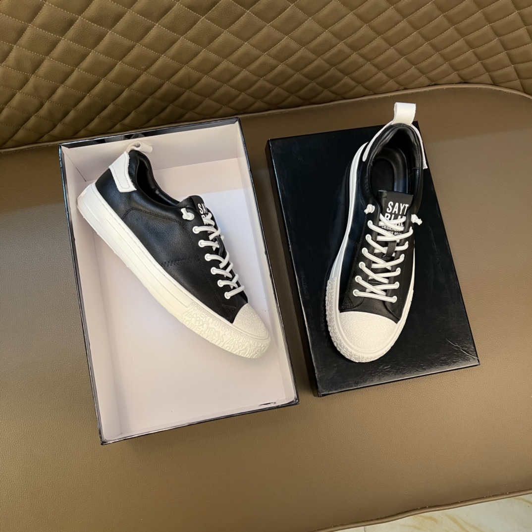 I5  高品质👫情侣同款😍 欧美大师设计简洁高档大气，专柜品质值得信赖，面料进口顶级牛皮 。😍 羊皮内里🐑 做工精细，专柜原版大底，上脚舒适百搭，潮男乐福专属定制，小 麦昆 Alexander McQueen  适合司机户外行车🚗 休闲鞋系列之首 男鞋