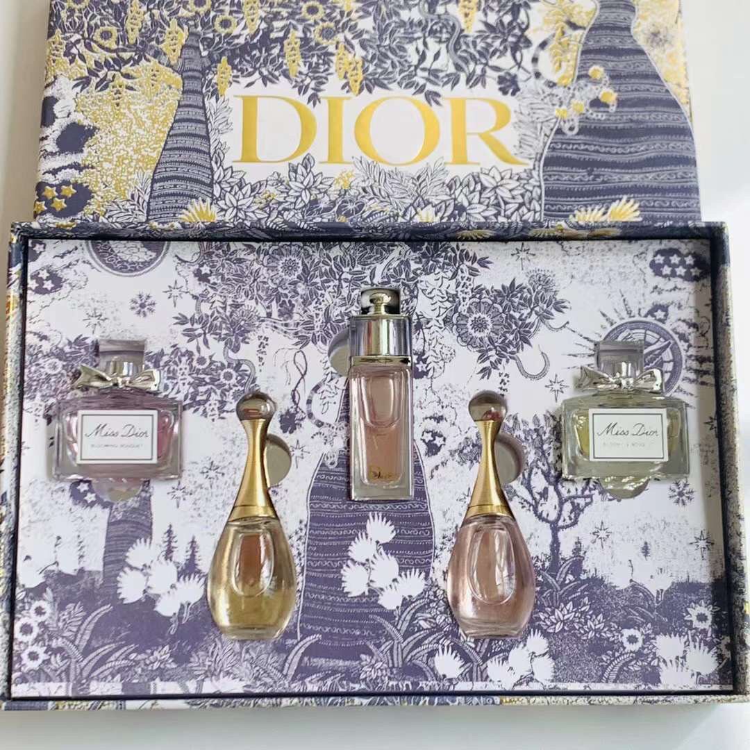 Dior Miniature Perfume Set - 5ml x 3 - Floral Scent, Travel-Friendly 8 i1646344631 2199 7
