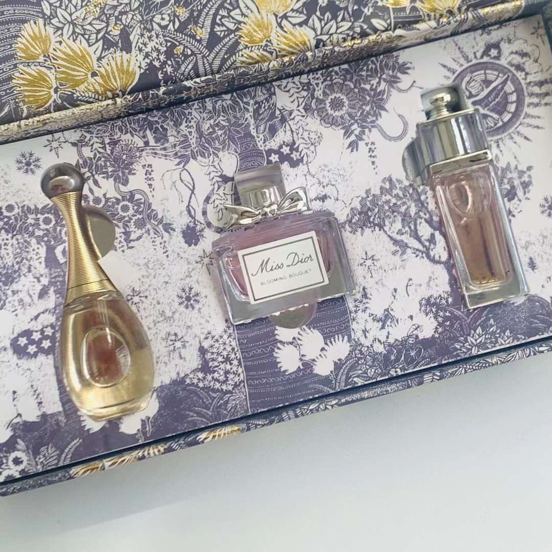 Dior Miniature Perfume Set - 5ml x 3 - Floral Scent, Travel-Friendly 2 i1646344631 4169 1