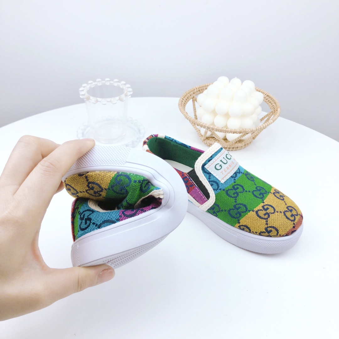 图片[9]-特价 古驰儿童一脚蹬帆布鞋 尺码：26-37码 宝宝的鞋柜自然少不了一双舒适百搭的鞋子✅古驰这款不用多介绍，经典中的经典，橡胶硫化底，防滑耐磨舒适，超级好穿‼️-选品中心