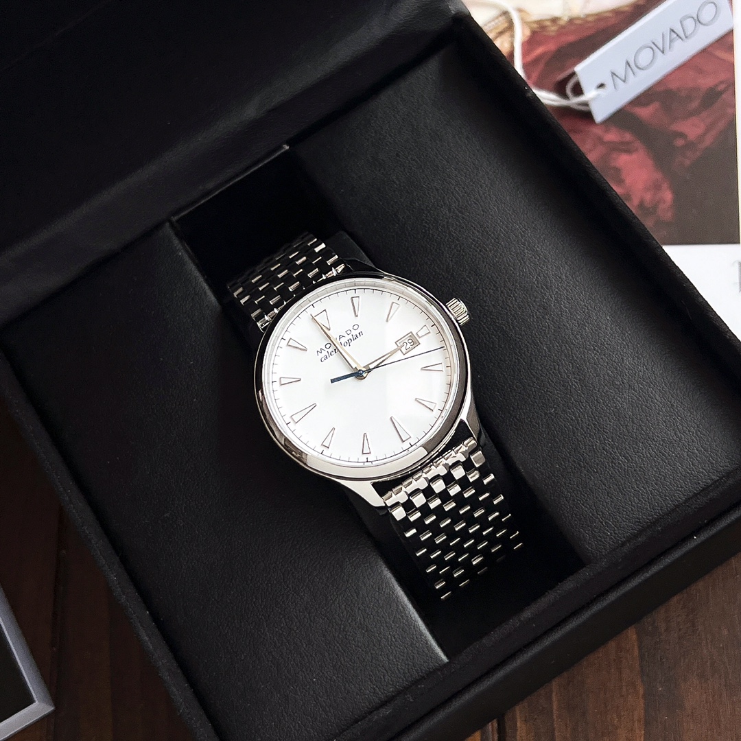 Часы Movado