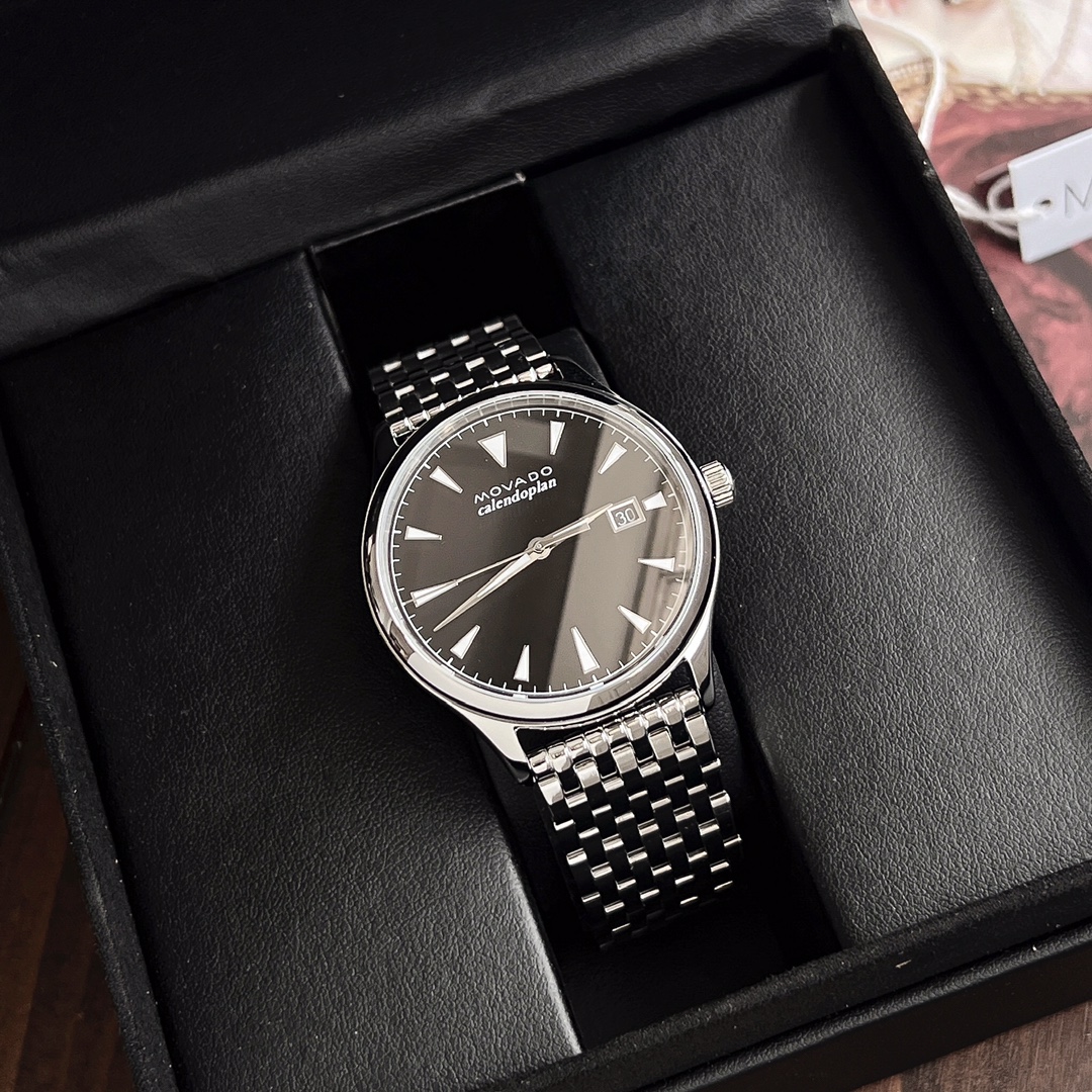 Часы Movado