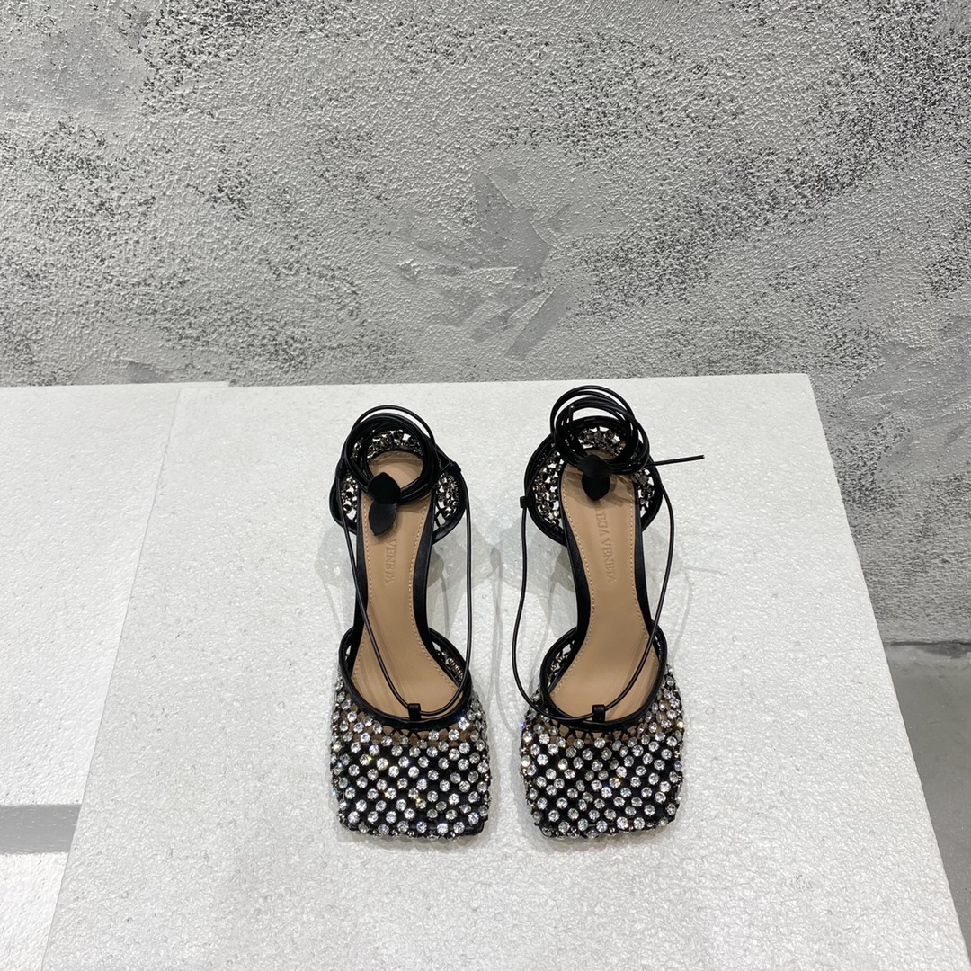 Escarpins Bottega Veneta strass cuir d'agneau noir