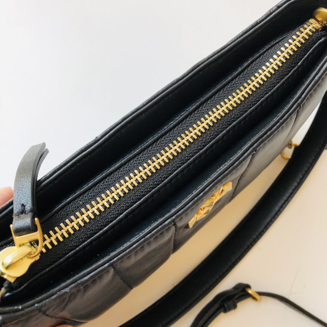 Tory Burch 新款 白色#TORYBURCH#