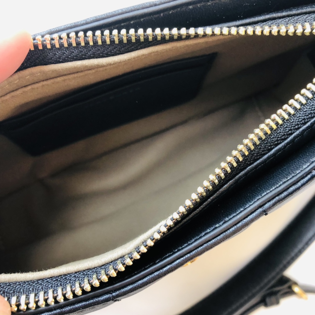 Tory Burch 新款 白色#TORYBURCH#