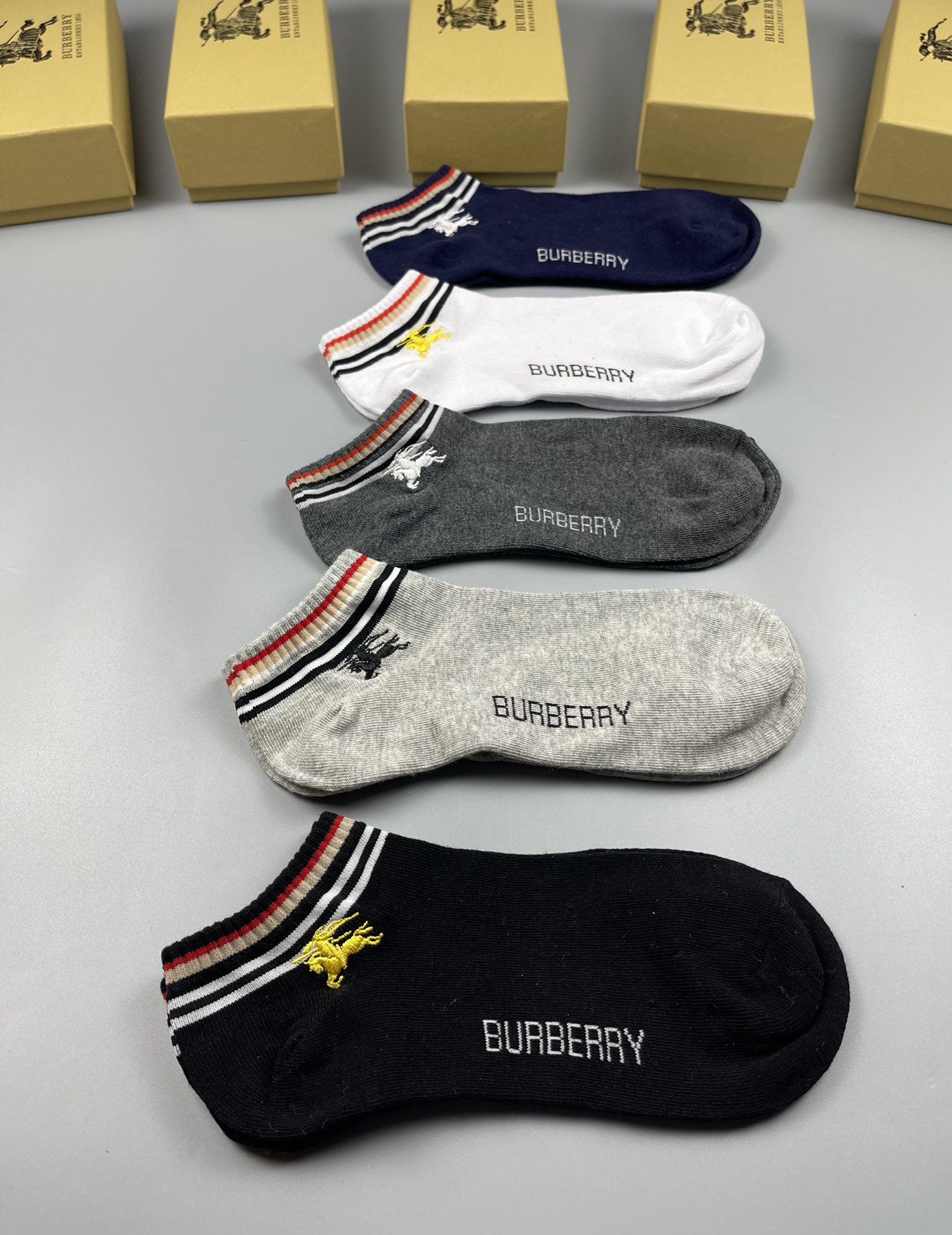 BURBERRY（巴宝利）2019最新logo官网同款纯棉袜子