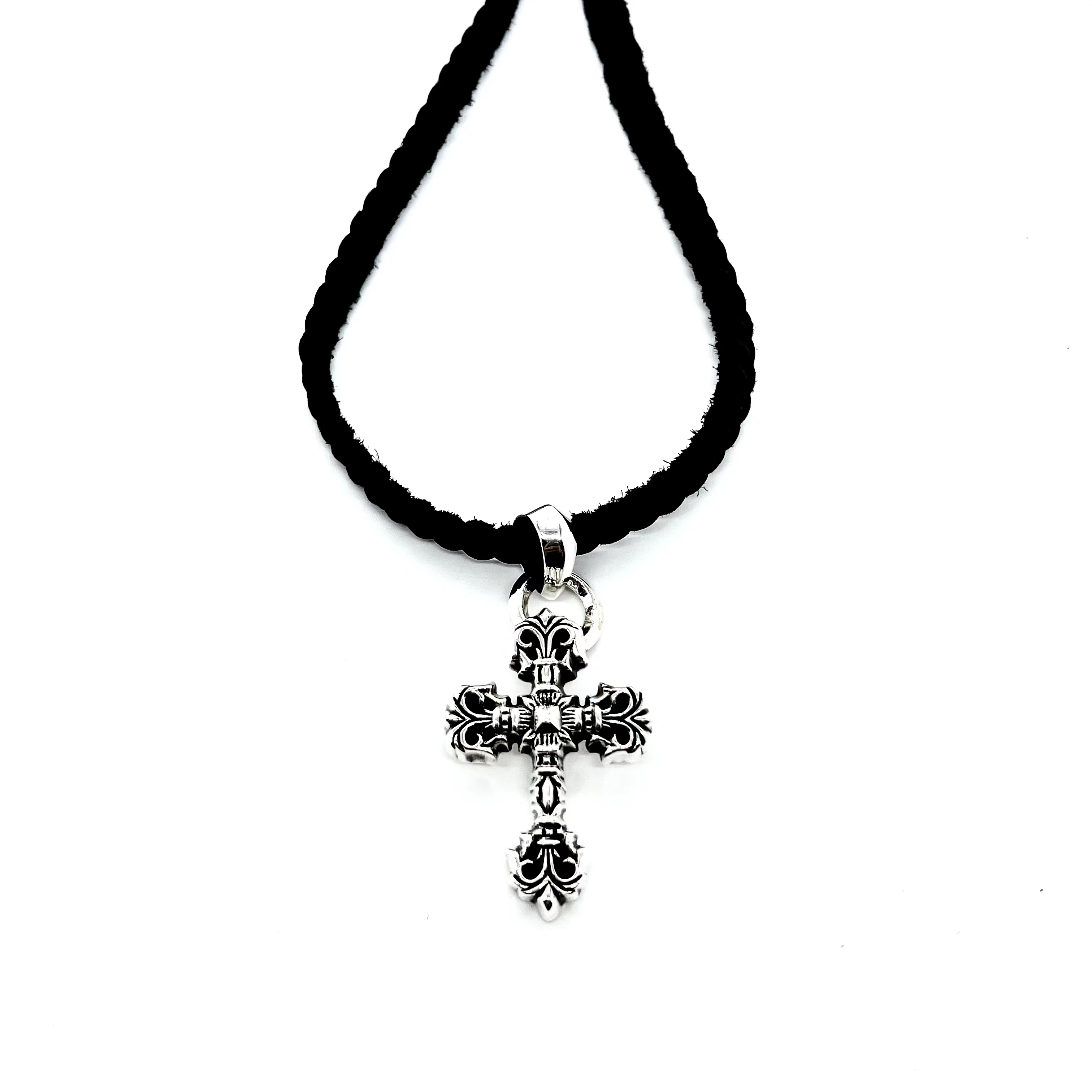 Chrome Hearts 𝐂𝐡𝐫𝐨𝐦𝐞 𝐡𝐞𝐚𝐫𝐭𝐬克罗心火焰十字架皮绳编织项链
