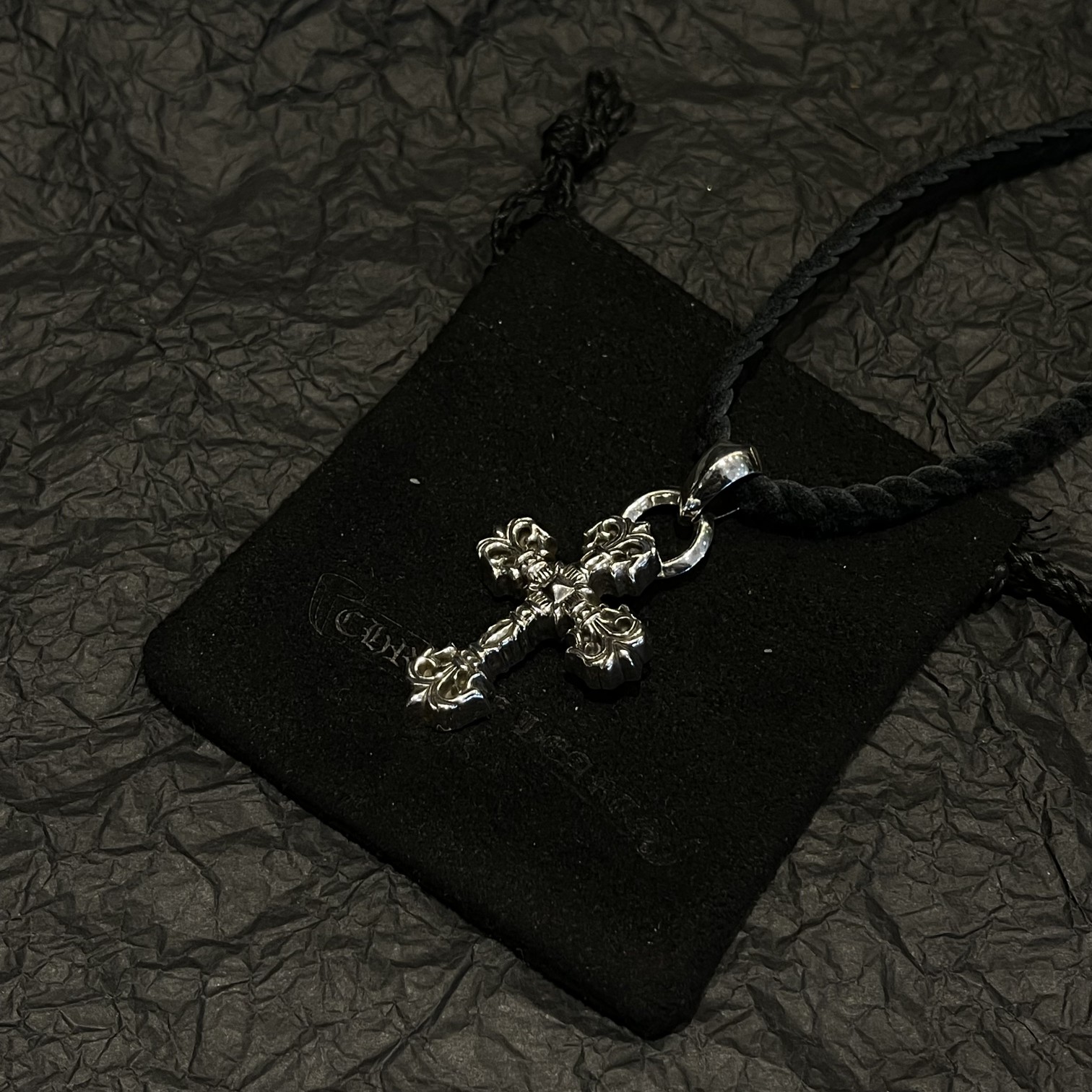 Chrome Hearts 𝐂𝐡𝐫𝐨𝐦𝐞 𝐡𝐞𝐚𝐫𝐭𝐬克罗心火焰十字架皮绳编织项链