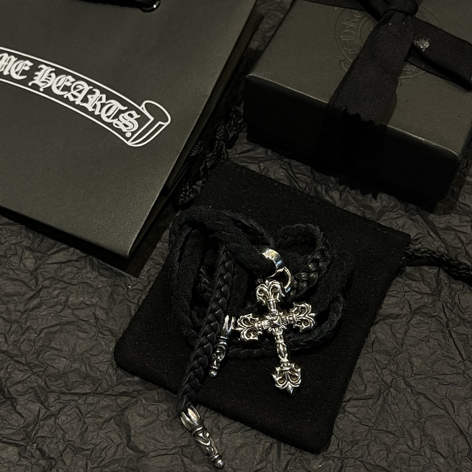 Chrome Hearts 𝐂𝐡𝐫𝐨𝐦𝐞 𝐡𝐞𝐚𝐫𝐭𝐬克罗心火焰十字架皮绳编织项链