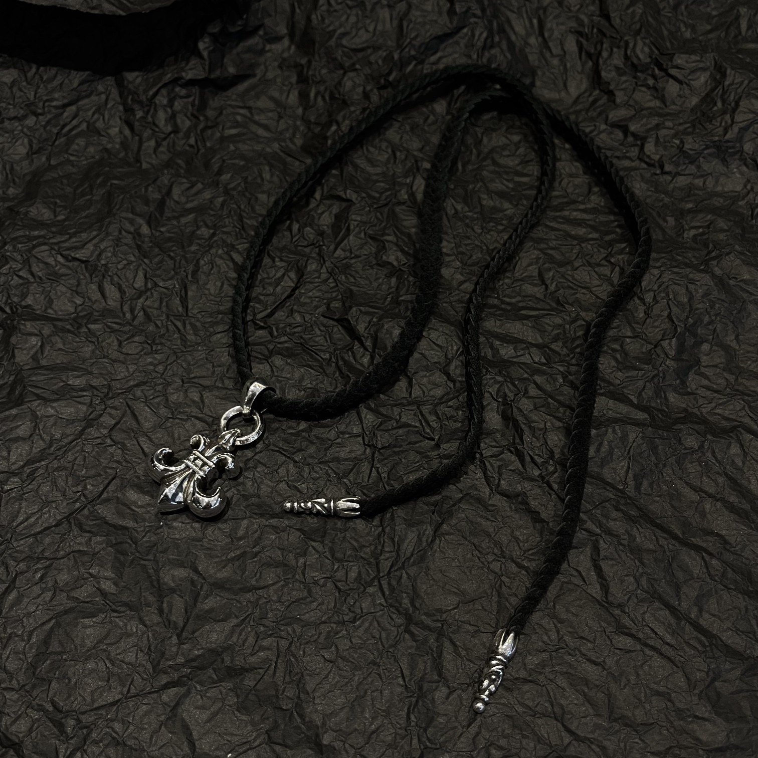 Chrome Hearts 𝐂𝐡𝐫𝐨𝐦𝐞 𝐡𝐞𝐚𝐫𝐭𝐬