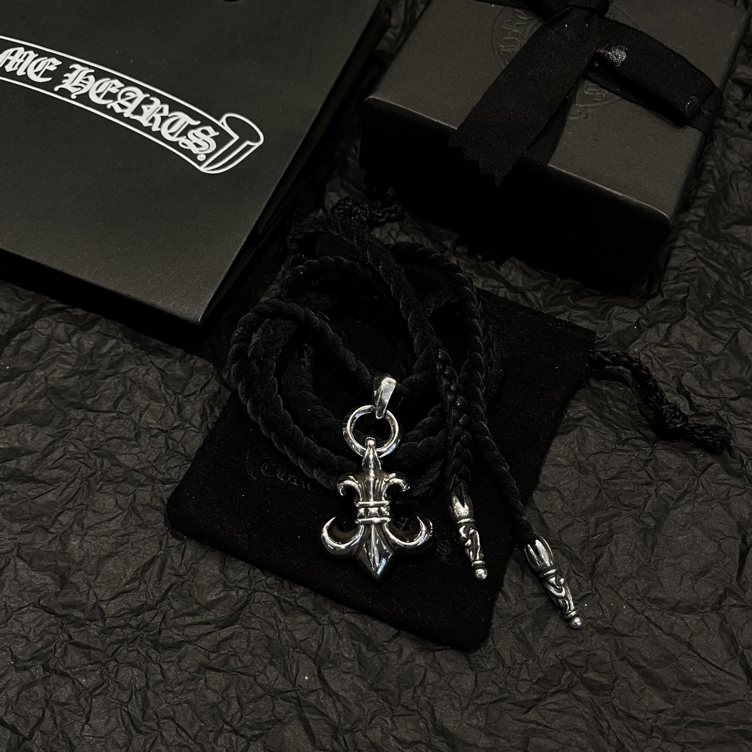 Chrome Hearts 𝐂𝐡𝐫𝐨𝐦𝐞 𝐡𝐞𝐚𝐫𝐭𝐬