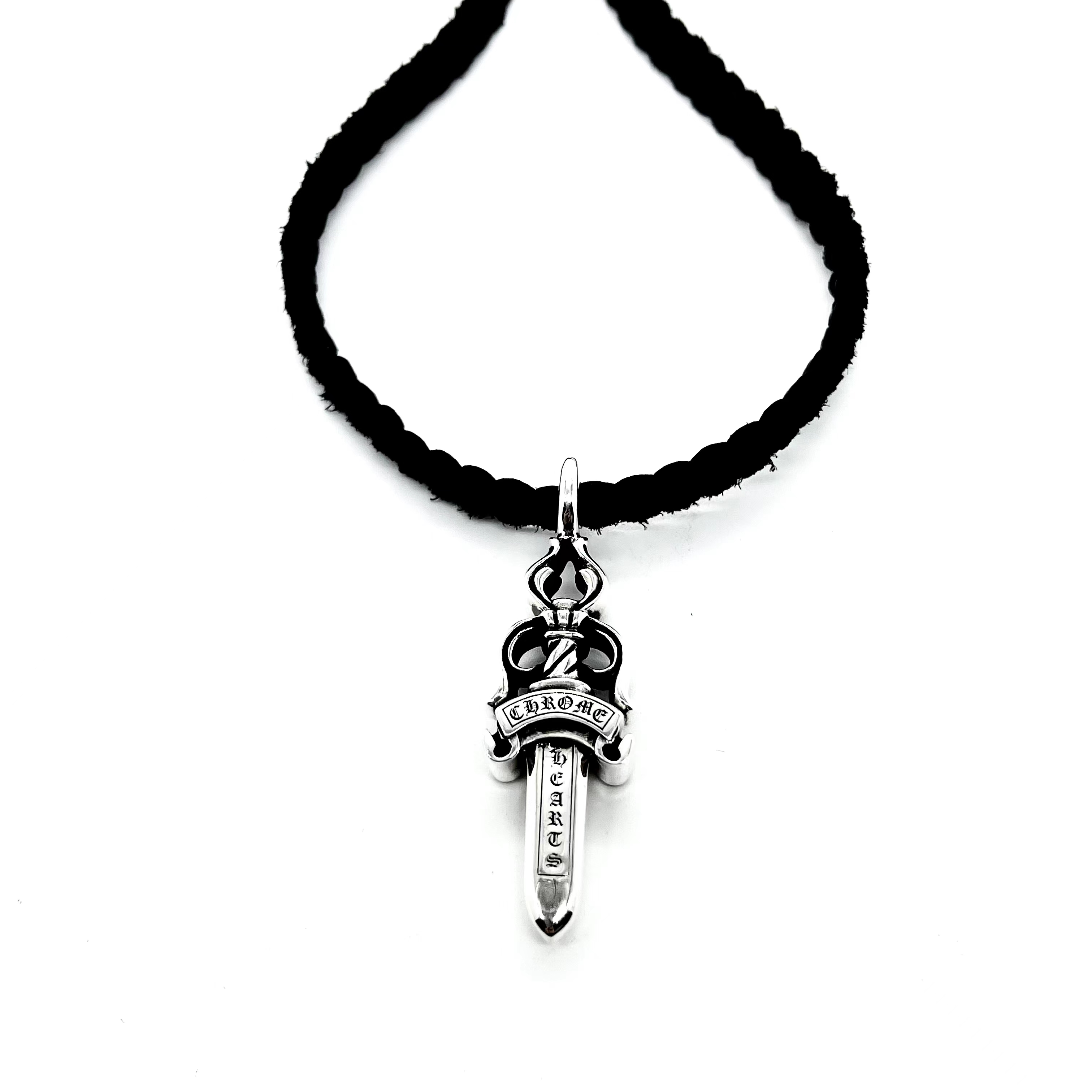 Chrome Hearts 𝐂𝐡𝐫𝐨𝐦𝐞 𝐡𝐞𝐚𝐫𝐭𝐬