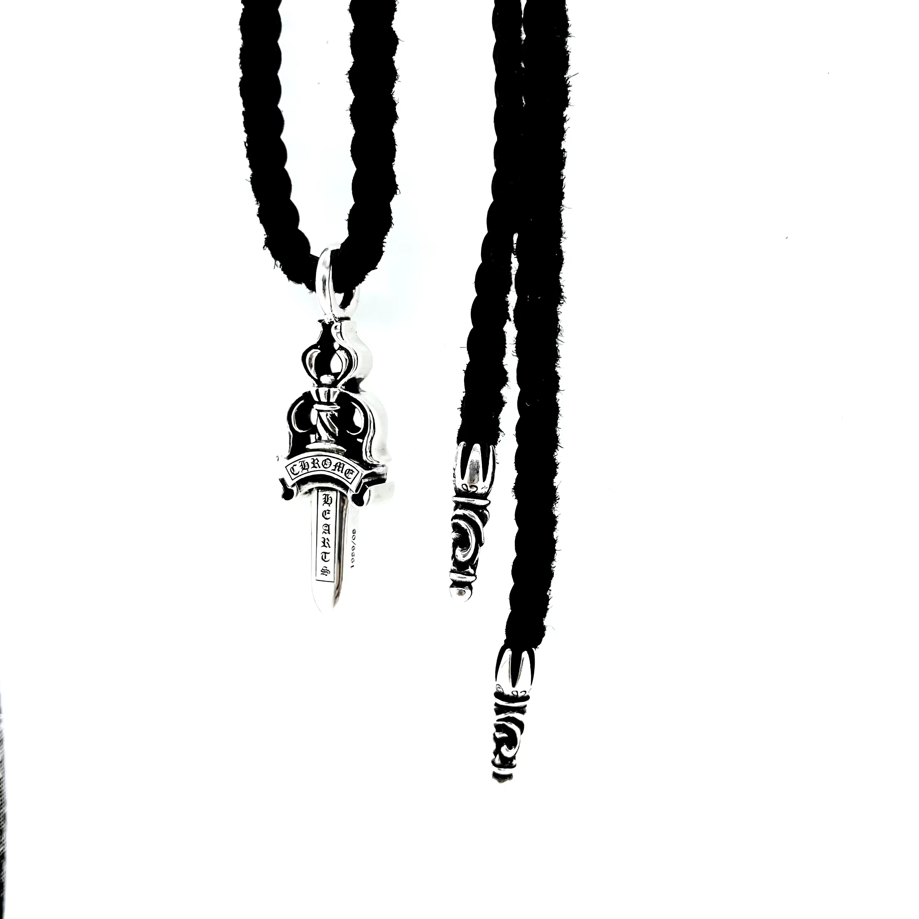 Chrome Hearts 𝐂𝐡𝐫𝐨𝐦𝐞 𝐡𝐞𝐚𝐫𝐭𝐬
