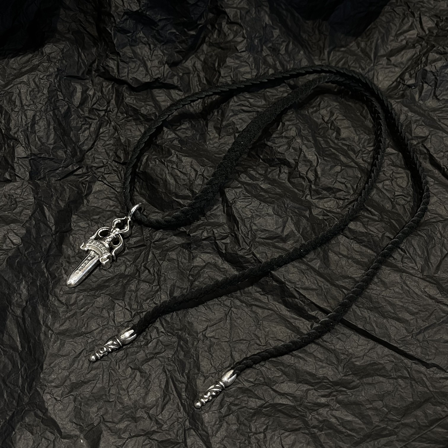 Chrome Hearts 𝐂𝐡𝐫𝐨𝐦𝐞 𝐡𝐞𝐚𝐫𝐭𝐬