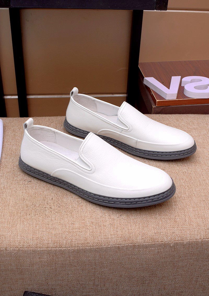 I5 ， 100%头层牛皮软牛皮舒适款，   普拉达 Prada 官网原版1:1火爆上市。舒适原版进口橡胶大底，柔软耐磨，运动鞋型，精选 100%头层牛皮小牛皮，真皮内里，真皮垫脚。