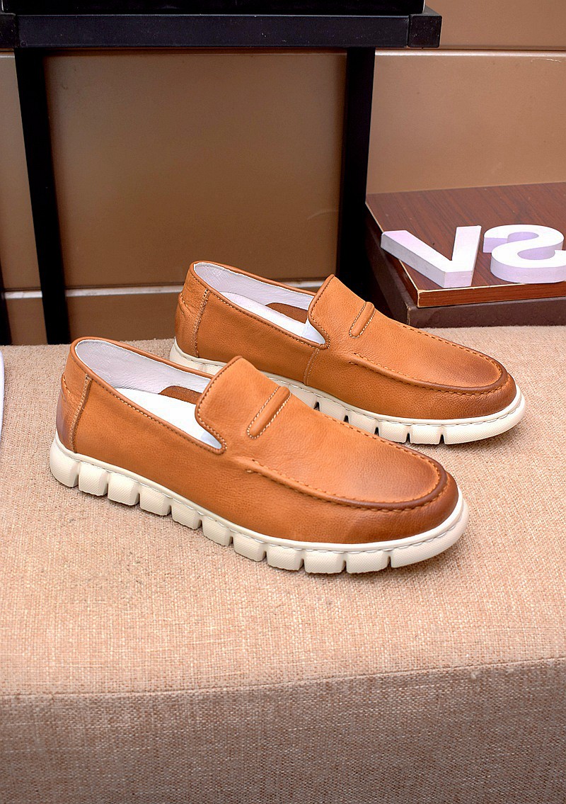 I5 ， 100%头层牛皮软牛皮舒适款，   普拉达 Prada 官网原版1:1火爆上市。舒适原版进口橡胶大底，柔软耐磨，运动鞋型，精选 100%头层牛皮小牛皮，真皮内里，真皮垫脚。