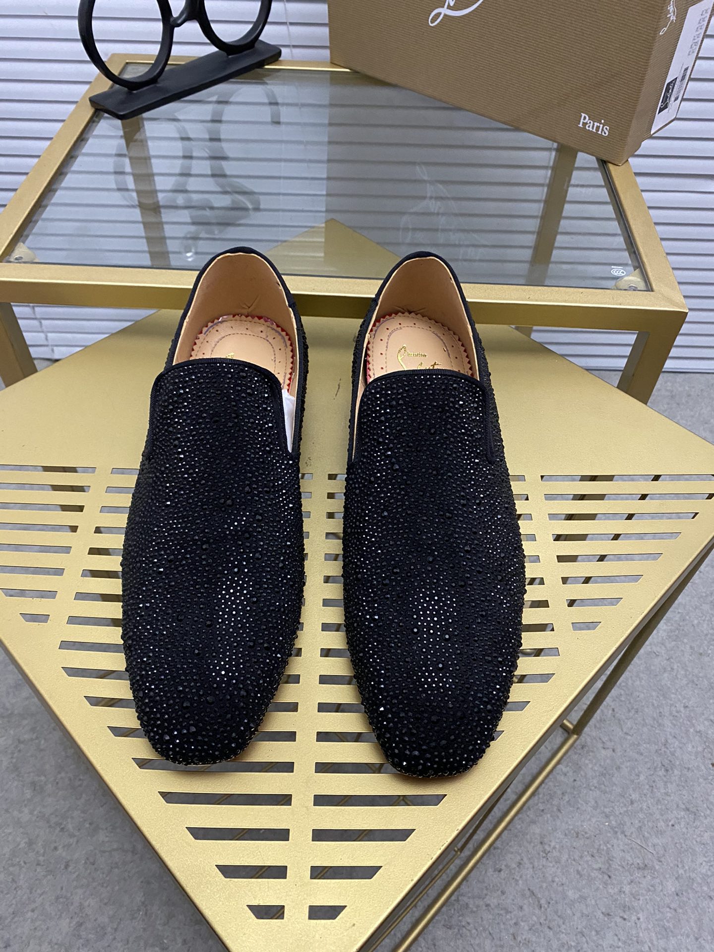 NO:556047,Customized models..christian louboutin (CL red sole shoes) counter series, casual sneakers for couples, exclusive hot model release event, latex foot pads, finished outsole sewing line [satisfied] female 35-40# male 38#-46, global supply [top version] original imported genuine leather upper, top original leather lining, original molded tpu outsole, original 1:1 detail processing, original shoe last,,, christian louboutin19860909定做款..christian louboutin（CL红底鞋）专柜系列,情侣休闲板鞋  独家热款发布活动乳胶垫脚成品大底车线[得意]女35-40#男38#-46,全球供货【顶级版】原版进口真皮鞋面,顶级原版皮内里,原版开模tpu大底,原版1:1细节处理,原版鞋楦,,,christian louboutin,Men's shoes