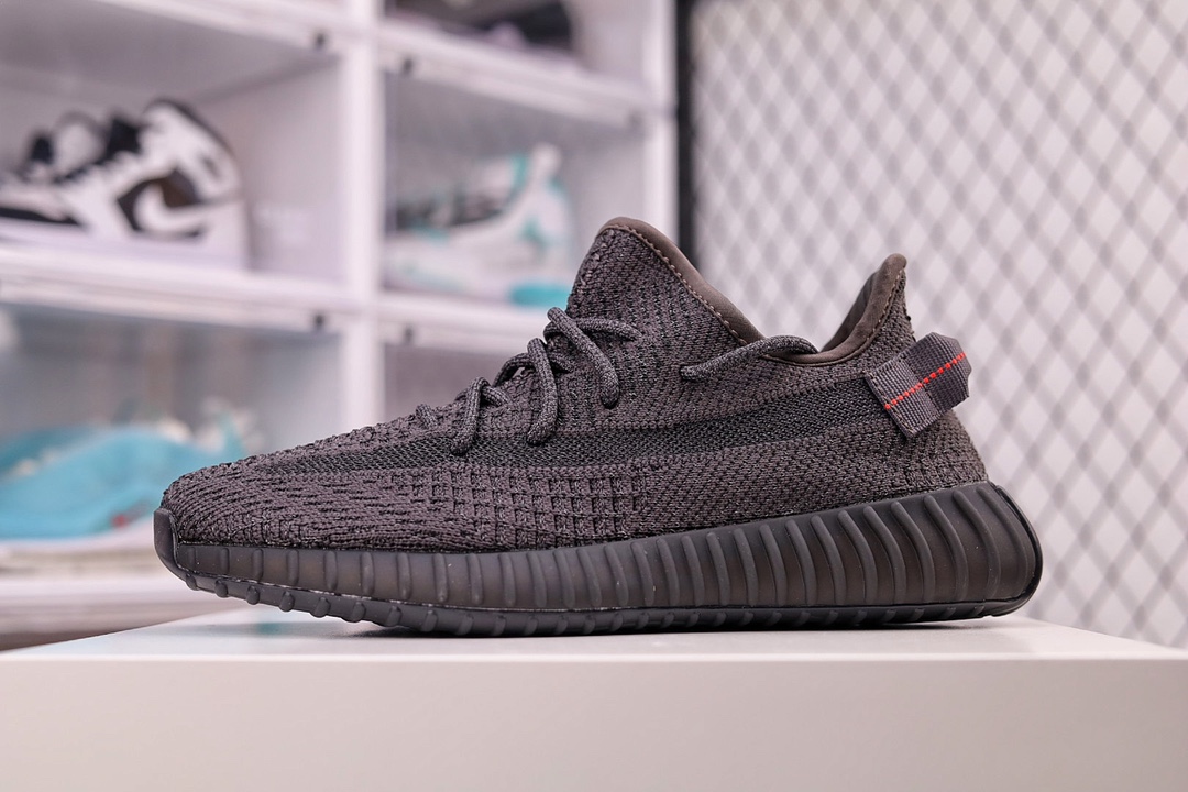 H0 Adidas Yeezy 350 Boost V2 巴斯夫真爆 外贸专供 原某代号版本鞋型鞋面大底秒杀同价位 售后极低 万双现货 精准库存原织面精针织机 原厂针织面料 原档大底模具 细节不断改进 每日成型不断补货 保持不断码不断货 现货供应
