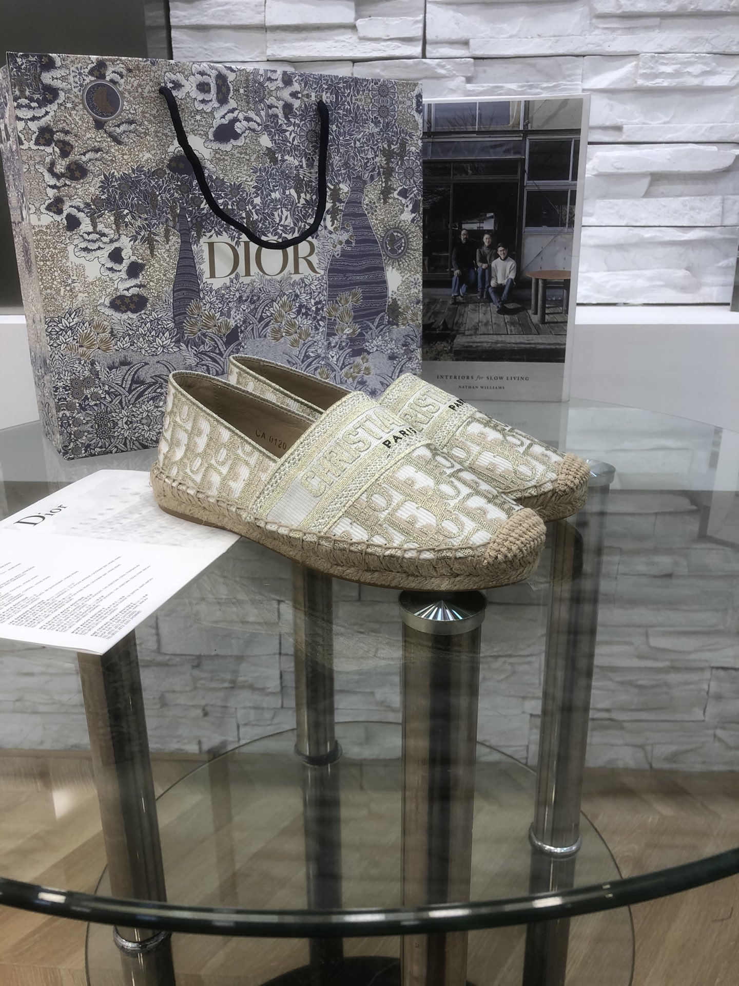 NO:171065,Top high-end original 11 replica Dior Spring and Summer counter latest color pattern metal thread jacquard embroidery fisherman shoes single shoes classic logo embroidery design can be said to be the main series in the past two years. Whether it is bags, shoes or clothes, they are very popular. The counter is synchronized. Original customization. All details are extremely accurate and strive for zero error. The absolute comfort and versatility of the foot. Customized embroidery fabric in Paris. Original hand-woven outsole. Size: 35-40 (with a complete set of standard packaging for purchasing agents), fisherman shoes, dior, dior, espadrilles19860909顶级高版本原版11复刻 Dior迪奥春夏专柜最新款色系  图案金属线提花刺绣渔夫鞋 单鞋 经典logo刺绣设计可谓是这两年主打系列 无论包包鞋子还是是衣服都非常的热门 专柜同步 原版定制 各方面细节非常极致到位力求零误差 上脚绝对的舒适度百搭. 巴黎订制刺绣面料 原版手工编织大底 码数: 35-40（配代购标准全套包装）,渔夫鞋,dior,dior,espadrilles,Women's Shoes