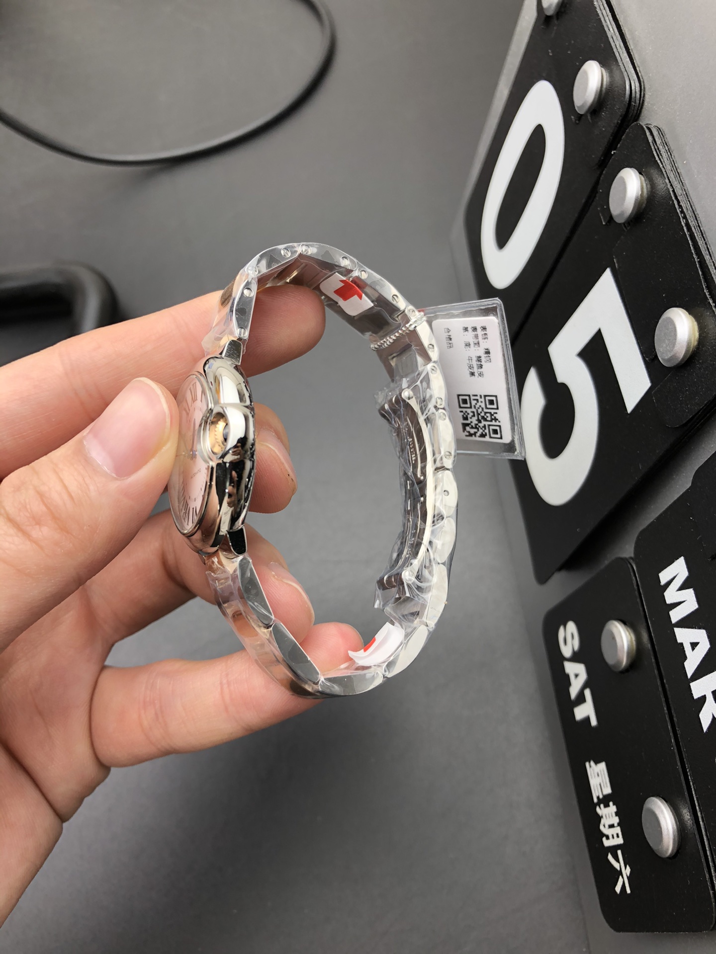 Cartier 间金贝母气球