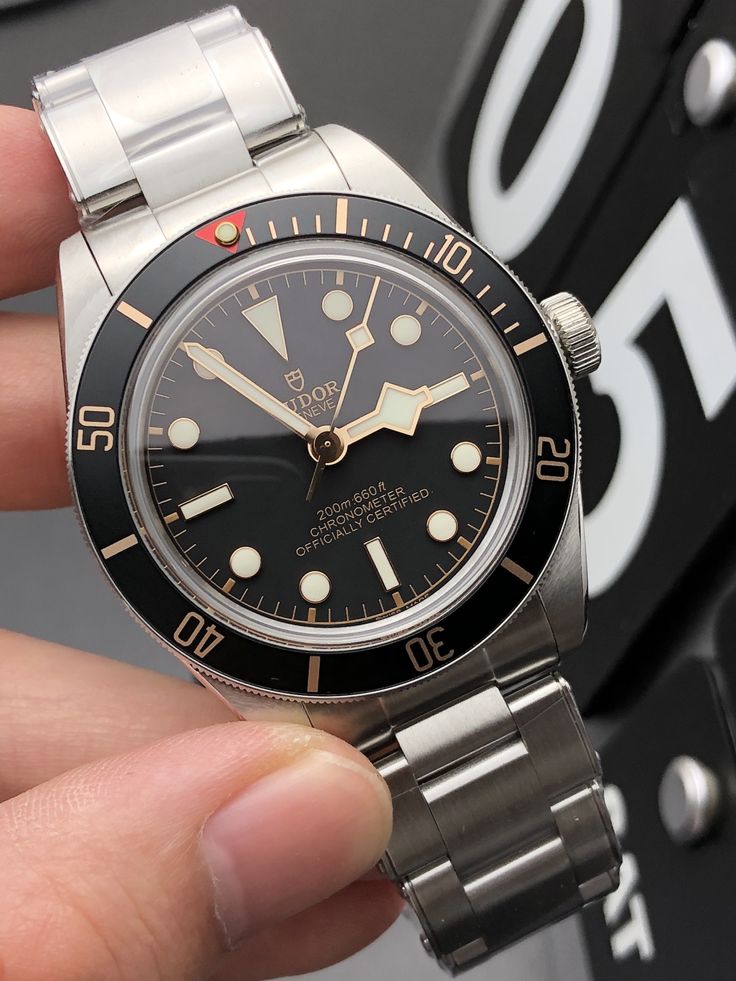 Tudor 帝陀小黑花