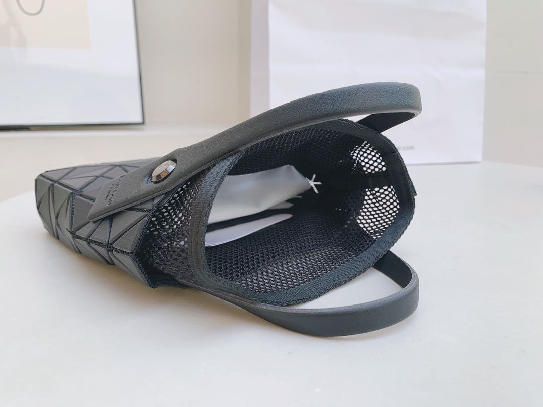 三宅一生｜ISSEYMIYAKE LUCENT BOXY 系列手提袋BB21-AG851