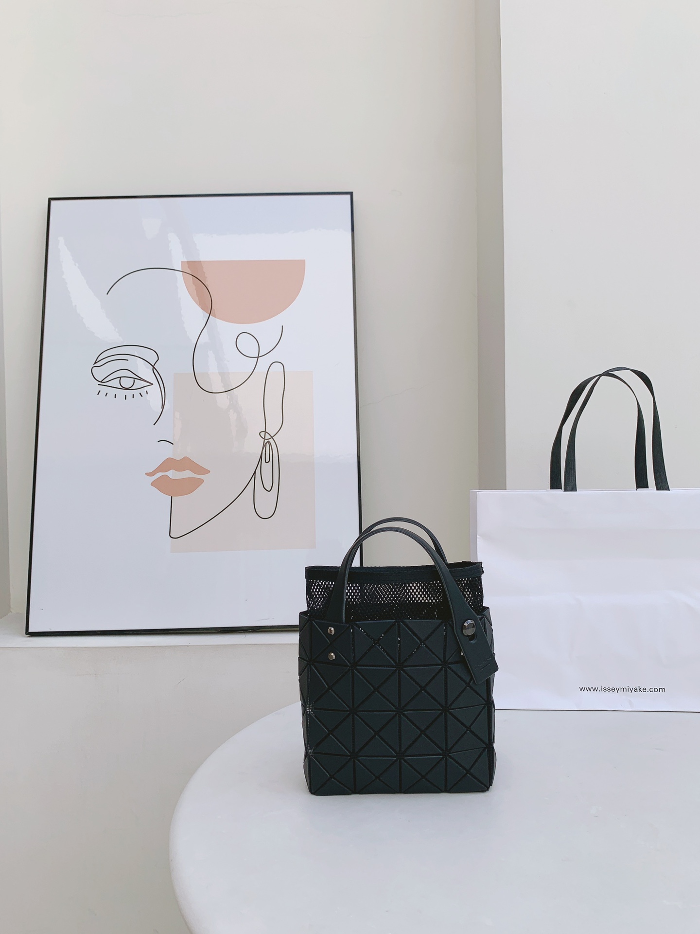 三宅一生｜ISSEYMIYAKE LUCENT BOXY 系列手提袋BB21-AG851