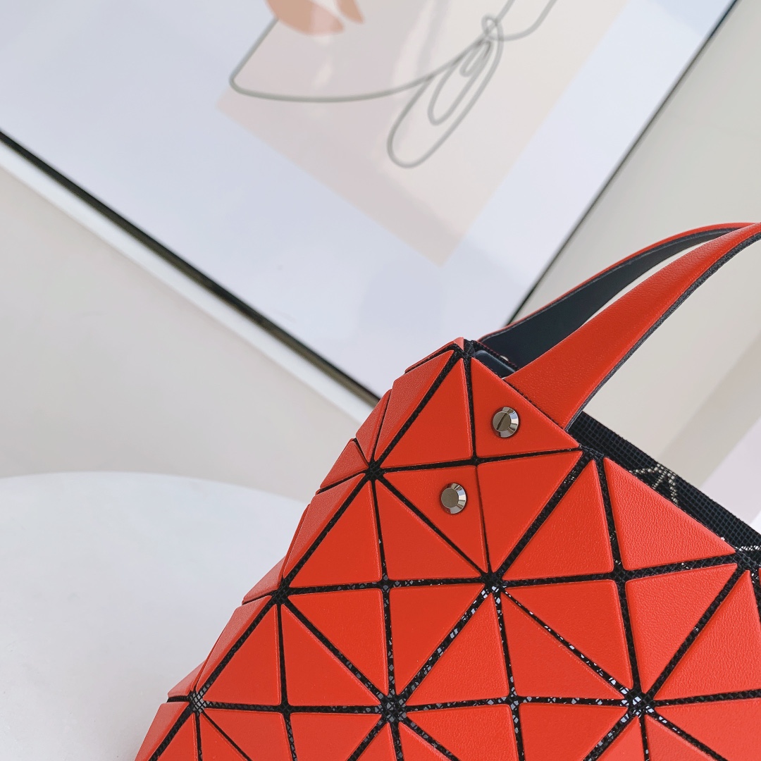 三宅一生｜ISSEYMIYAKE LUCENT BOXY 系列手提袋BB21-AG851