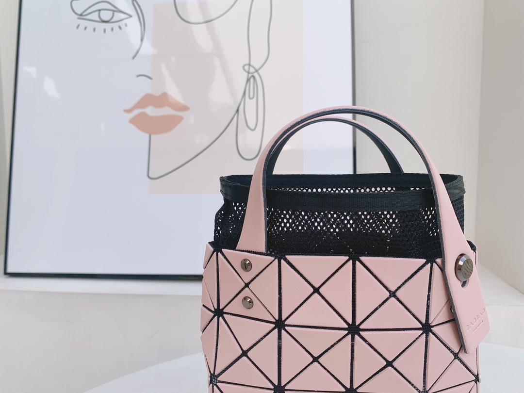 三宅一生｜ISSEYMIYAKE LUCENT BOXY 系列手提袋BB21-AG851