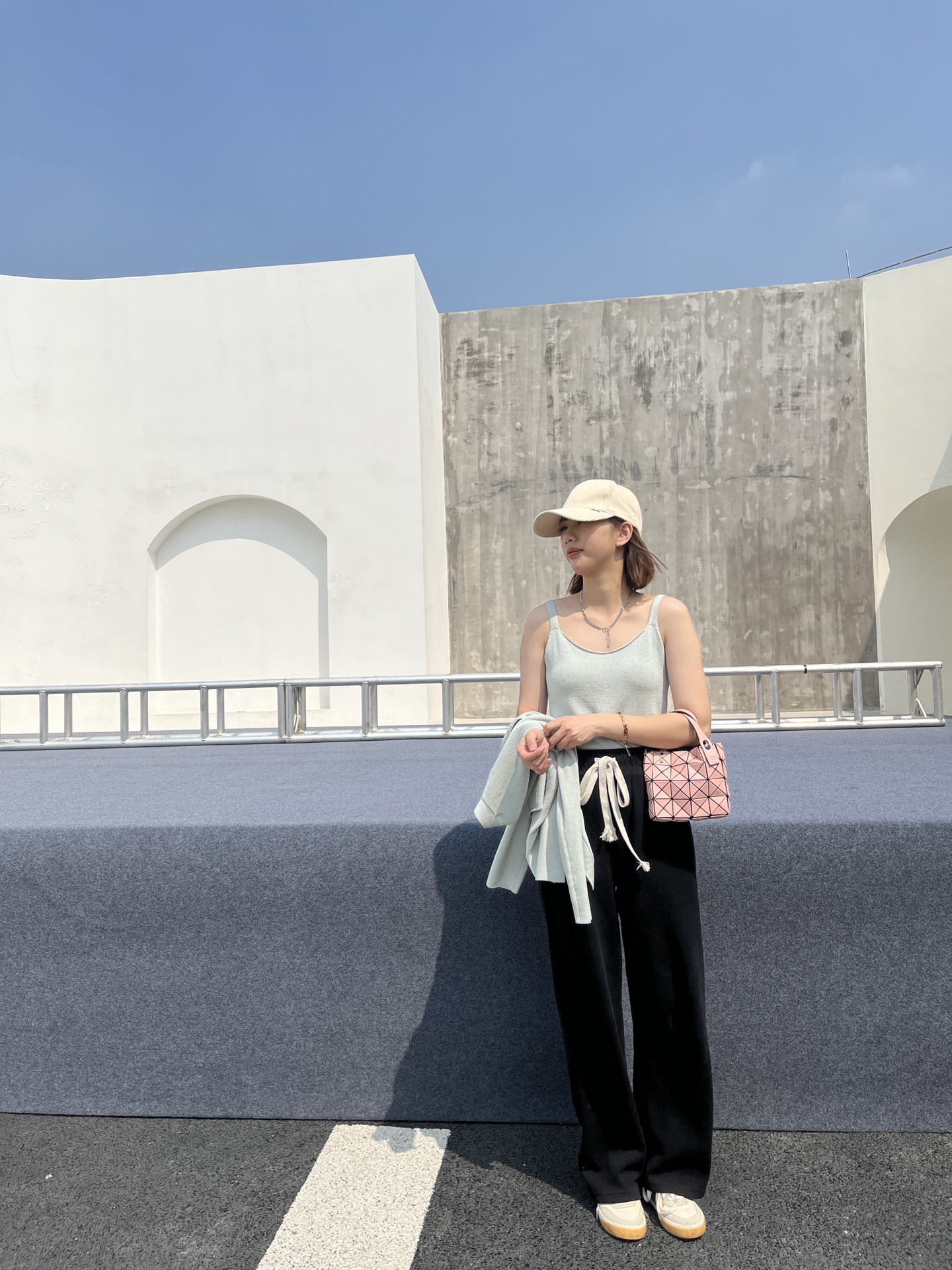 三宅一生｜ISSEYMIYAKE LUCENT BOXY 系列手提袋BB21-AG851