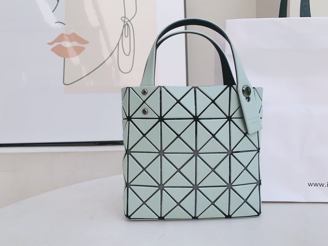 三宅一生｜ISSEYMIYAKE LUCENT BOXY 系列手提袋BB21-AG851