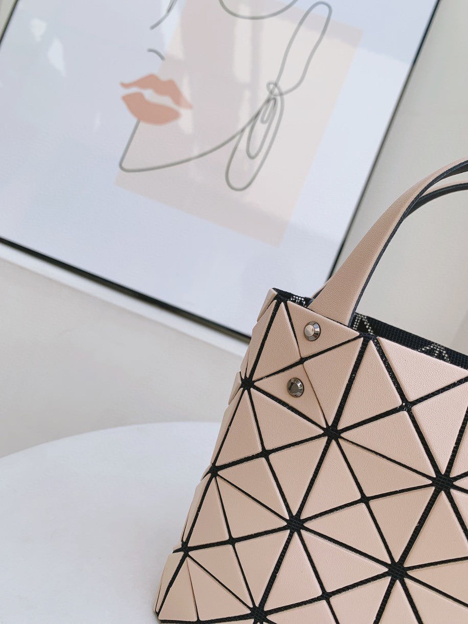 三宅一生｜ISSEYMIYAKE LUCENT BOXY 系列手提袋BB21-AG851