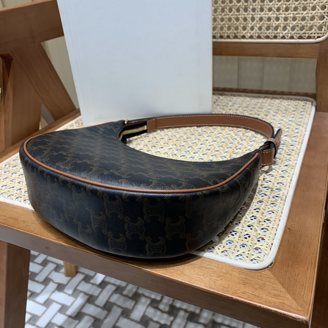 CELINE AVA 老花Ttiomphe腋下包 193952