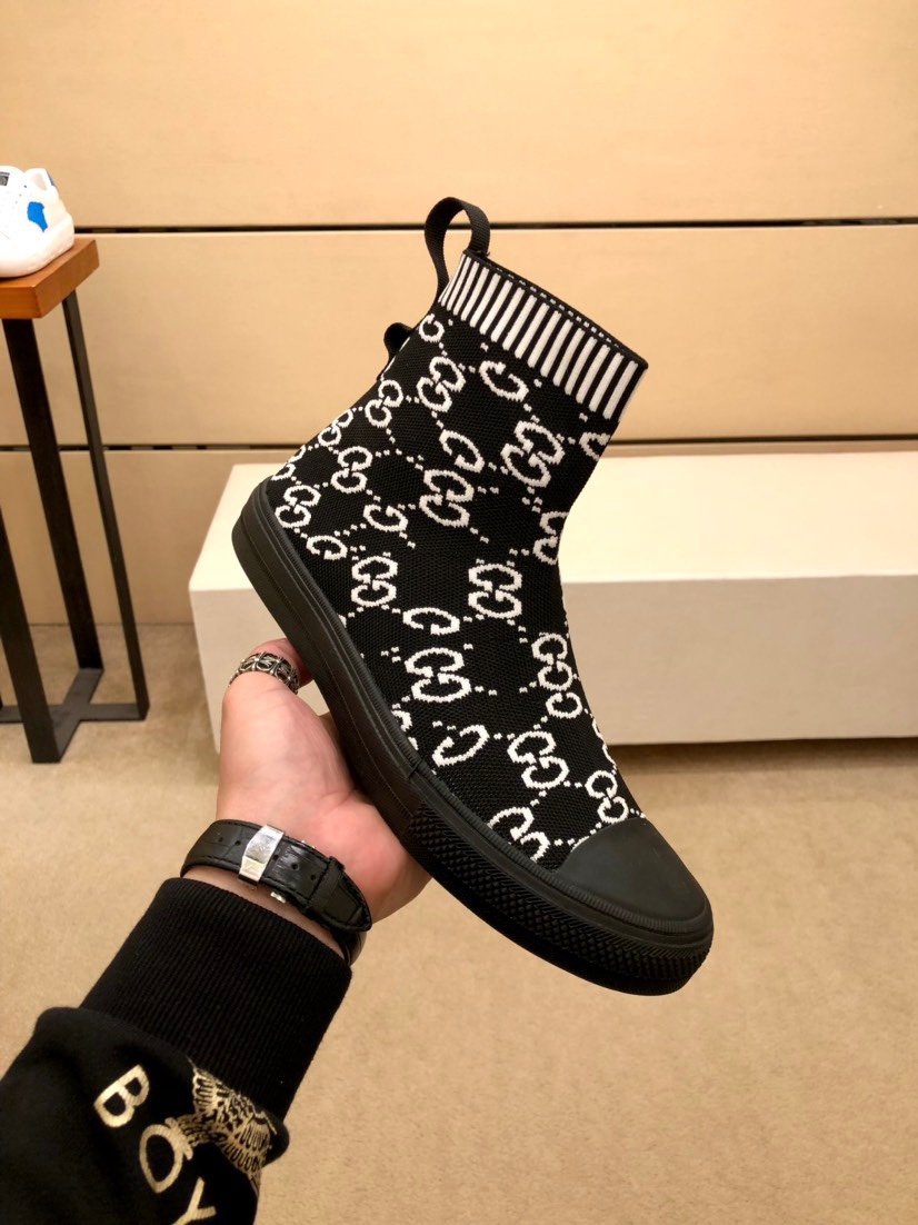 I5 .无标款袜子鞋，巴黎世家运动鞋慢跑鞋，鞋面采用飞织一次成型工艺，原版橡胶大底