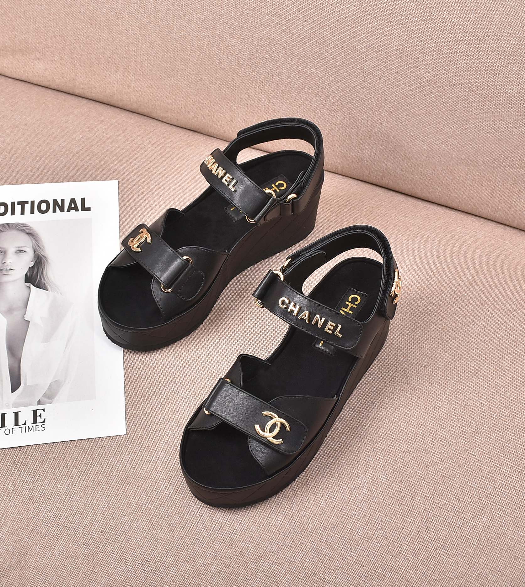 2022Chanel Chanel cuero de vaca monograma logotipo velcro sandalias chunky, tela: capa de cabeza de 