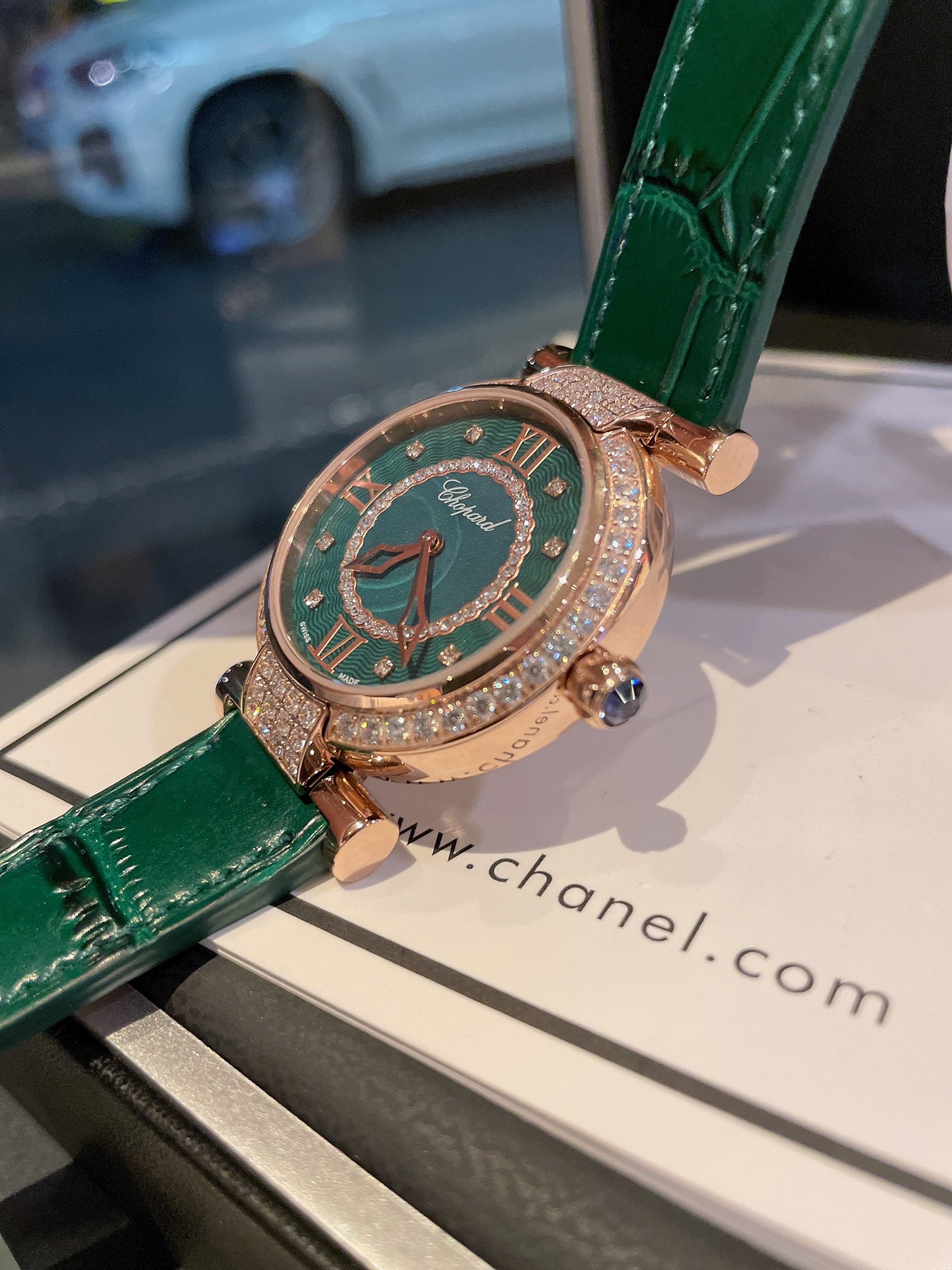 Luxurious Chopard Imperiale Class: Episode 456435 – Schwartz Crystal Drill, American Luxury Style - 图片 3