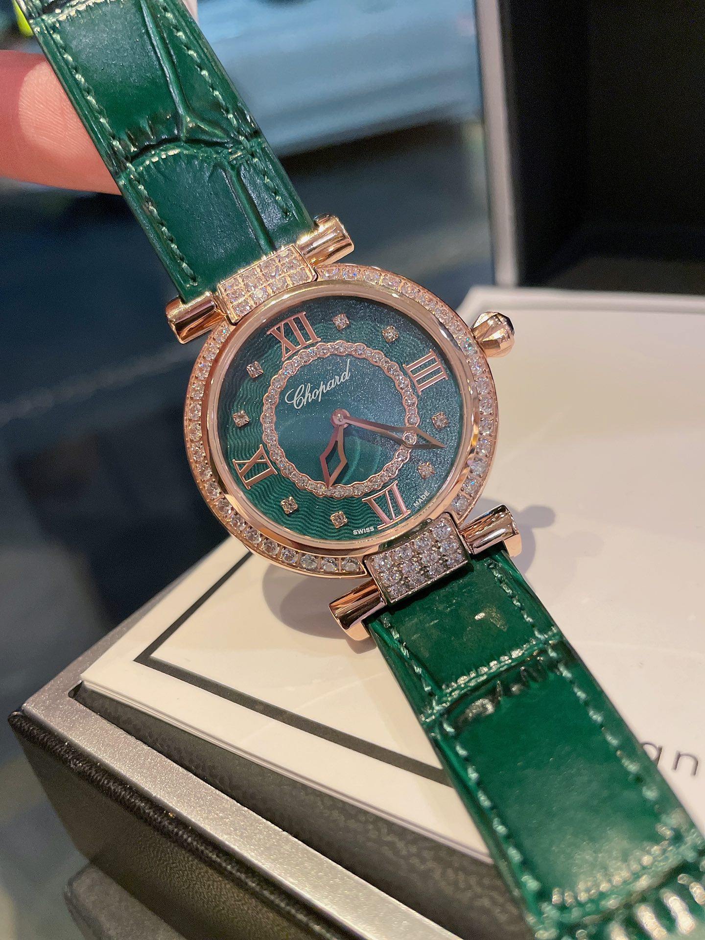 Luxurious Chopard Imperiale Class: Episode 456435 – Schwartz Crystal Drill, American Luxury Style