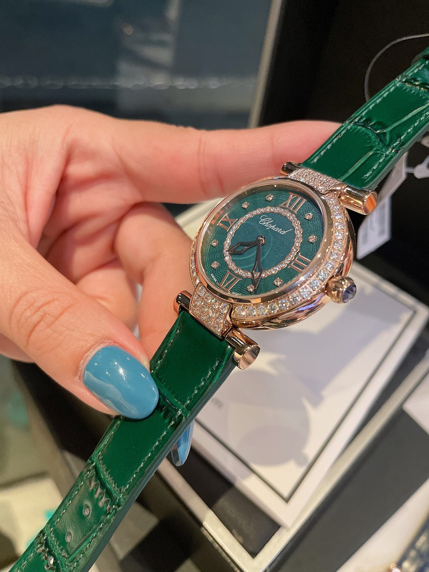 Luxurious Chopard Imperiale Class: Episode 456435 – Schwartz Crystal Drill, American Luxury Style - 图片 5