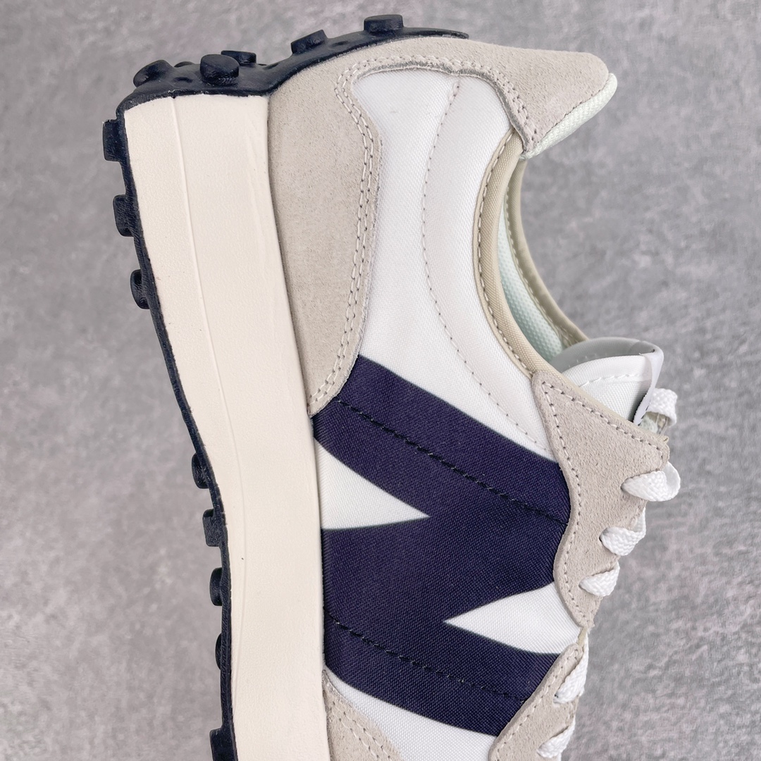图片[6]-＃总裁 New Balance 新百伦NB327系列复古休闲运动慢跑鞋 原厂细翻毛 原数据档案结合二次高弾MD材料打造原版鞋底 鞋面由原厂特殊定制材料纹路细腻 多道序QC把关品质完善 细节完美 以更纯粹的复古风格设计打造的全新造型 侧身还以解构设计 将 N 字标志以做旧压花样式呈现，样式别具新意 而麂皮、冲孔皮革的塑造 则呈现出高级怀旧气质 也让鞋款在奢华时装风格与运动氛围之间达到了平衡 尺码：36 37 37.5 38 38.5 39.5 40 40.5 41.5 42 42.5 43 44 44.5 45 46.5-选品中心