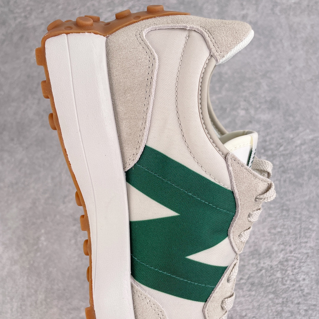 图片[6]-＃总裁 New Balance 新百伦NB327系列复古休闲运动慢跑鞋 原厂细翻毛 原数据档案结合二次高弾MD材料打造原版鞋底 鞋面由原厂特殊定制材料纹路细腻 多道序QC把关品质完善 细节完美 以更纯粹的复古风格设计打造的全新造型 侧身还以解构设计 将 N 字标志以做旧压花样式呈现，样式别具新意 而麂皮、冲孔皮革的塑造 则呈现出高级怀旧气质 也让鞋款在奢华时装风格与运动氛围之间达到了平衡 尺码：36 37 37.5 38 38.5 39.5 40 40.5 41.5 42 42.5 43 44 44.5 45 46.5-选品中心