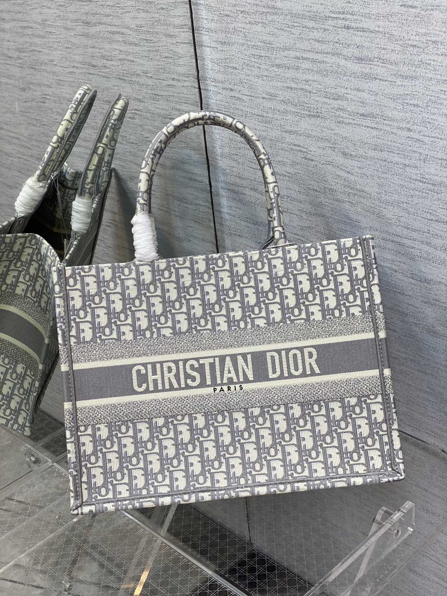 Dior Buy
 Tote Bags Grey Light Gray Fashion