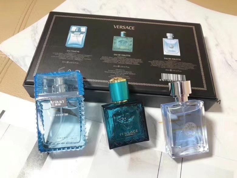 Versace Men's Fragrance Set - 3 x 30ml Eau de Toilette Sprays 6 i1646549178 308 4