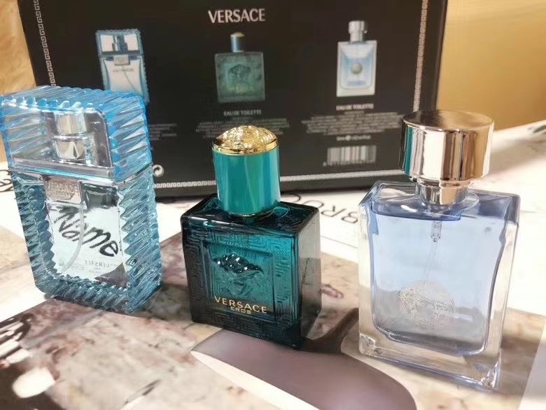 Versace Men's Fragrance Set - 3 x 30ml Eau de Toilette Sprays 7 i1646549178 9277 5