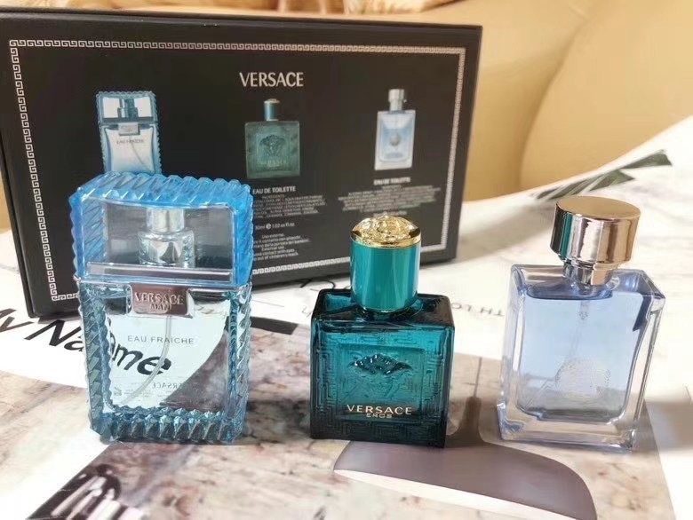 Versace Men's Fragrance Set - 3 x 30ml Eau de Toilette Sprays 5 i1646549178 9863 3