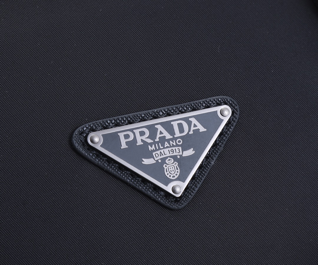 Prada Pra 旅行袋 手提包 加环保胶唛 采用 防水布材质
