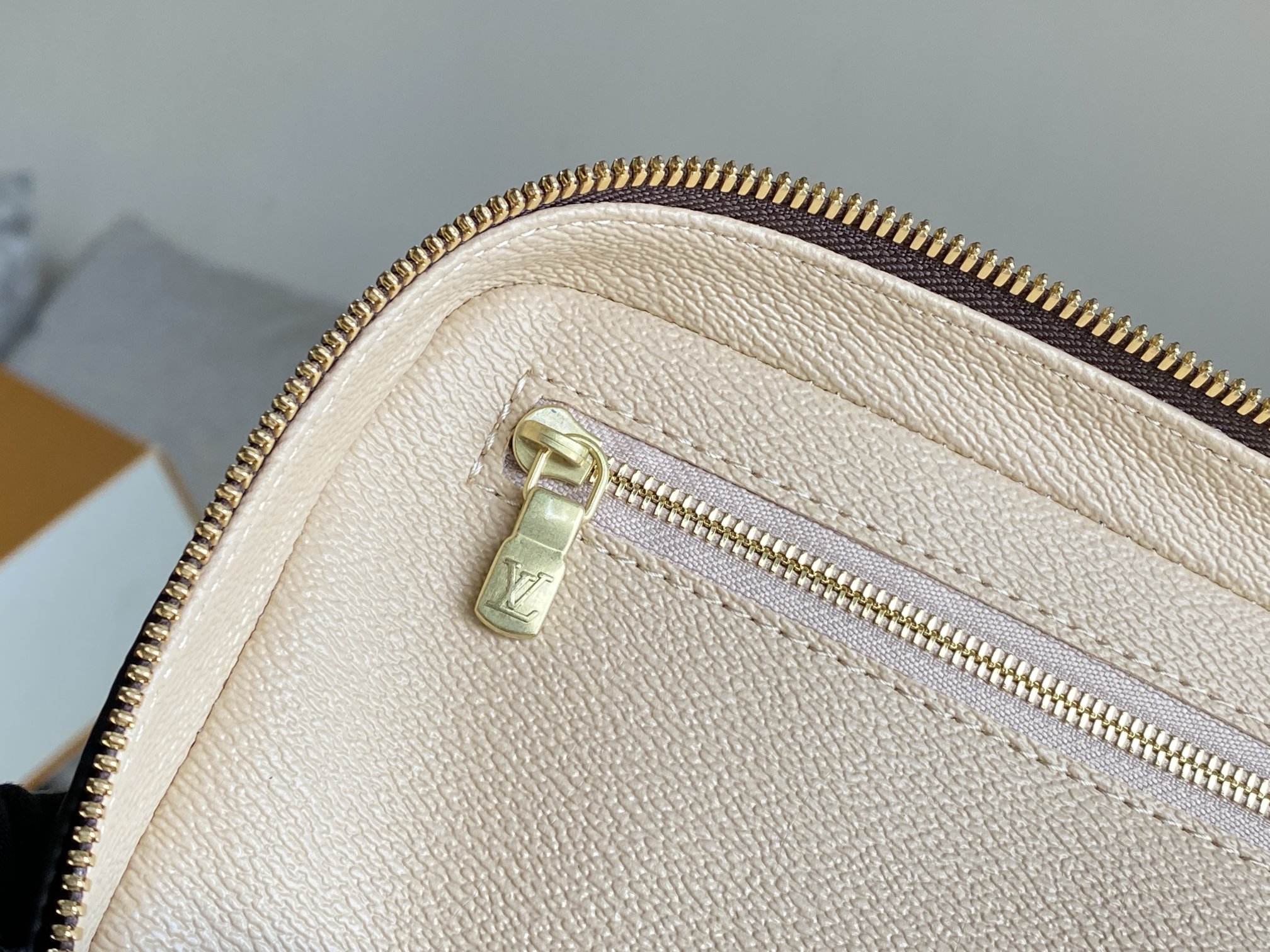 Louis Vuitton Nice BB Monogram Canvas Vanity Case, 24 x 18 x 14.5 cm 8 a1646584792966 3871