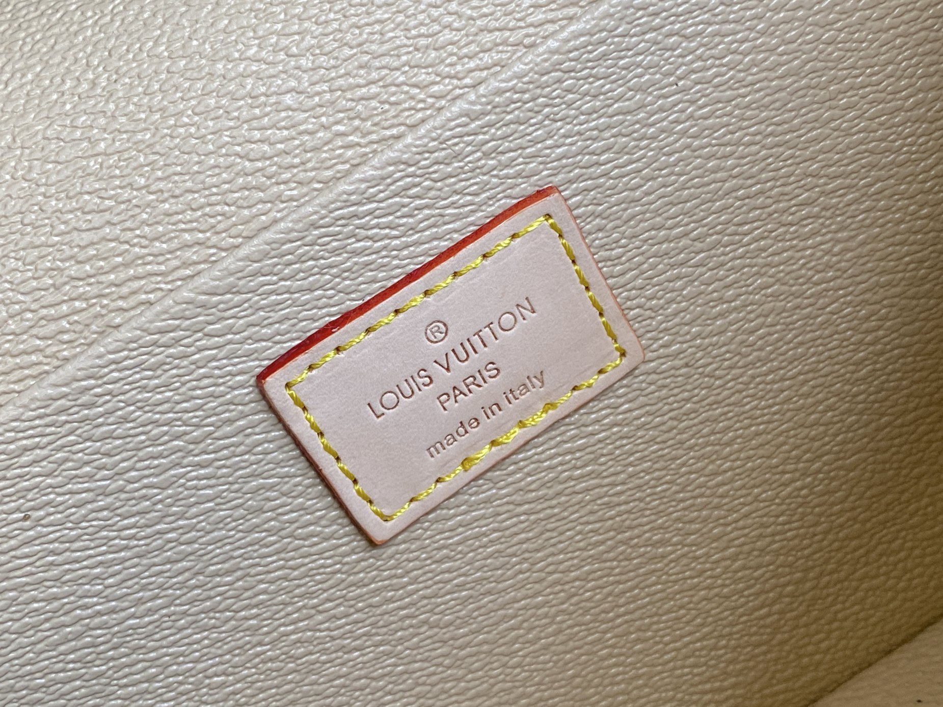 Louis Vuitton Nice BB Monogram Canvas Vanity Case, 24 x 18 x 14.5 cm 9 a1646584793218 4778