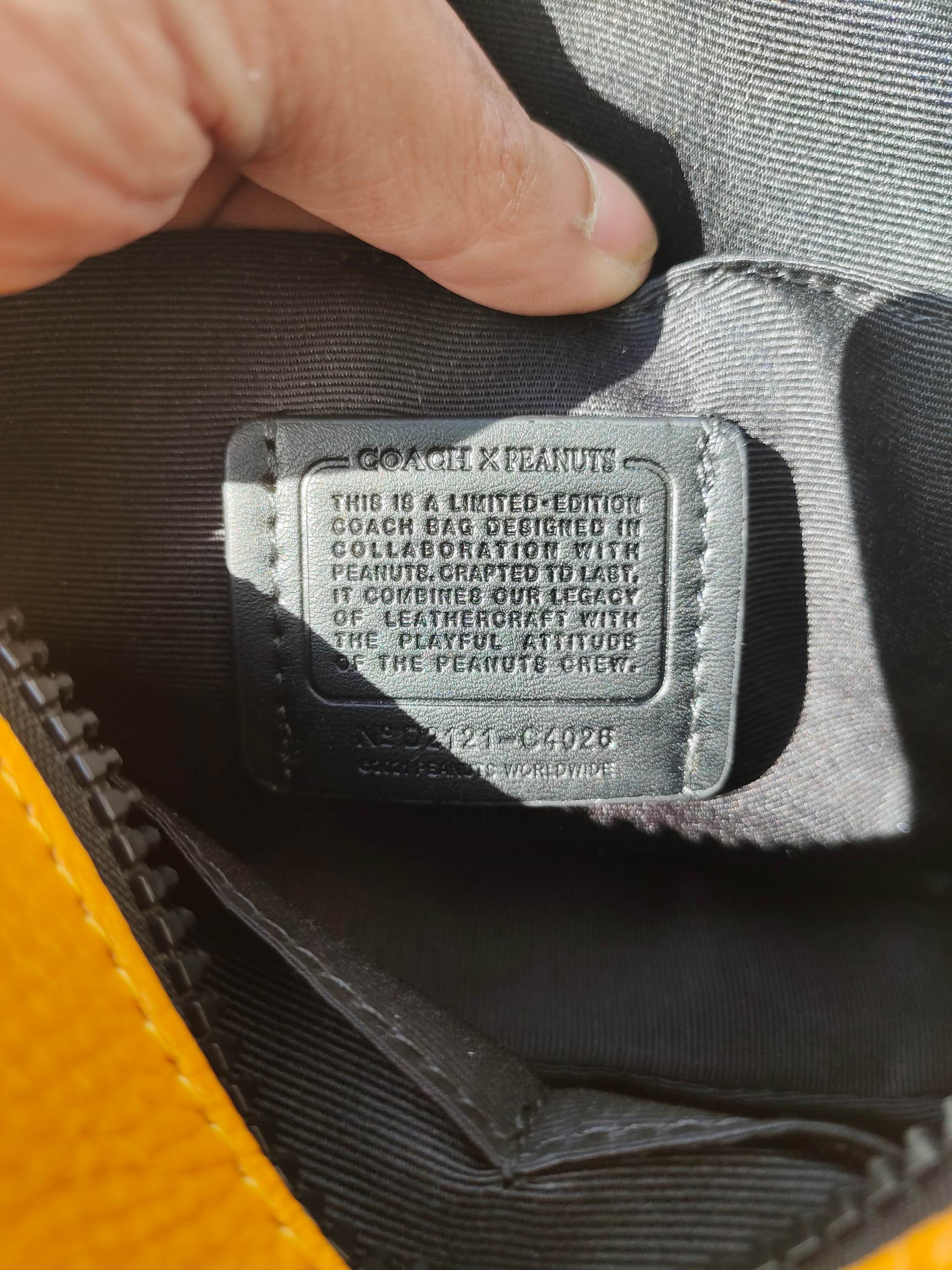 Coach COACH/蔻驰奥莱男士 标志PEANUTS GRAHAM斜挎包c4026